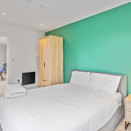 Apartment Nec Bhx Airport Hs2 World