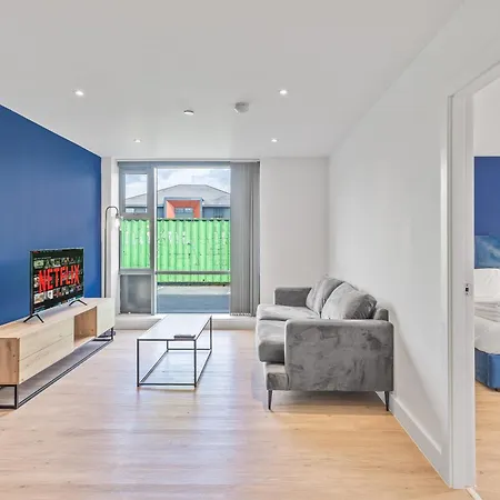 Apartment Nec Bhx Airport Hs2 World