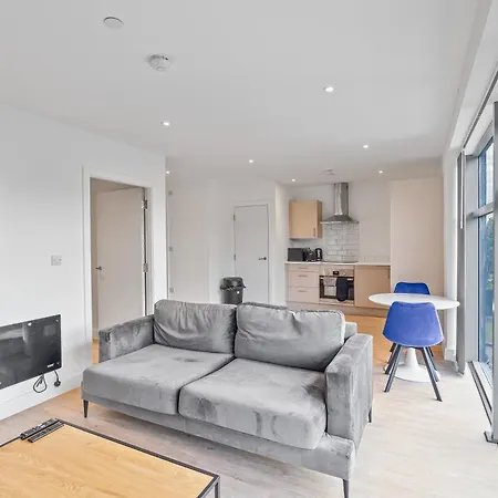 Apartment Nec Bhx Airport Hs2 World