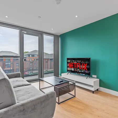 Apartment Nec Bhx Airport Hs2 World
