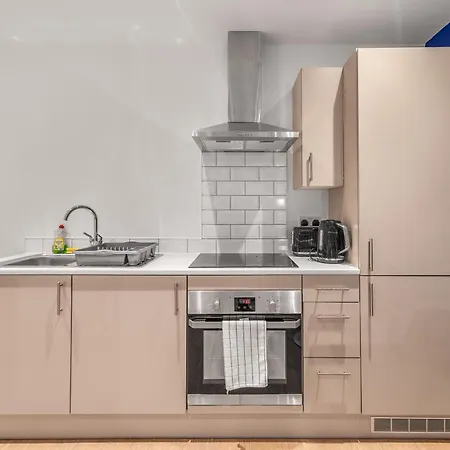 Apartment Nec Bhx Airport Hs2 World